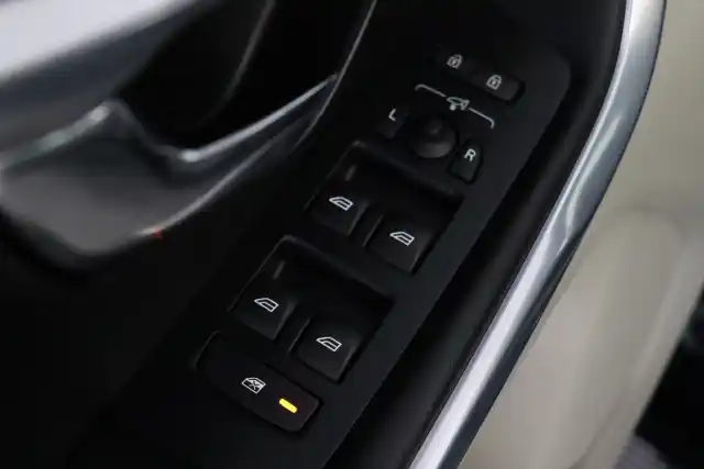 Musta Viistoperä, Volvo V40 – GKX-766