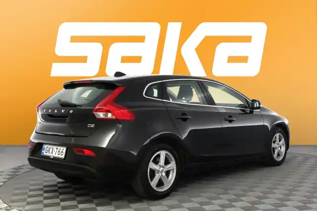 Musta Viistoperä, Volvo V40 – GKX-766