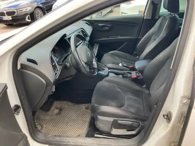 Valkoinen Viistoperä, Seat Leon – GKY-262