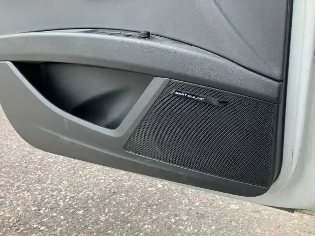 Valkoinen Viistoperä, Seat Leon – GKY-262