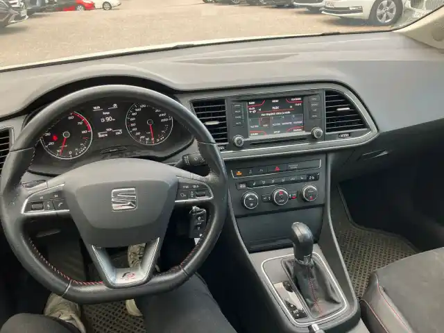 Valkoinen Viistoperä, Seat Leon – GKY-262