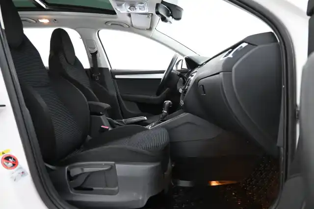 Valkoinen Farmari, Skoda Octavia – GKZ-589