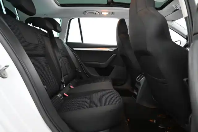 Valkoinen Farmari, Skoda Octavia – GKZ-589