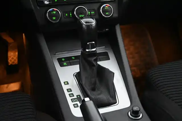 Valkoinen Farmari, Skoda Octavia – GKZ-589