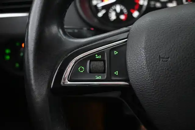 Valkoinen Farmari, Skoda Octavia – GKZ-589