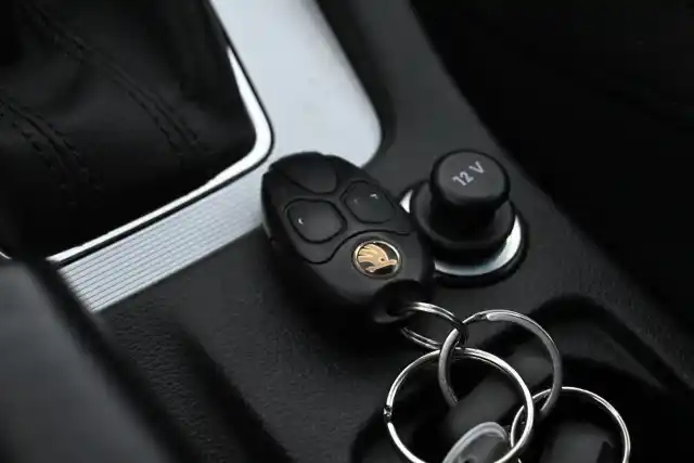 Valkoinen Farmari, Skoda Octavia – GKZ-589