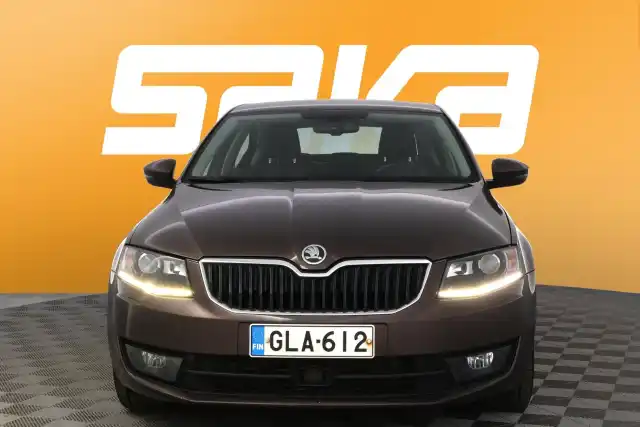 Ruskea Viistoperä, Skoda Octavia – GLA-612