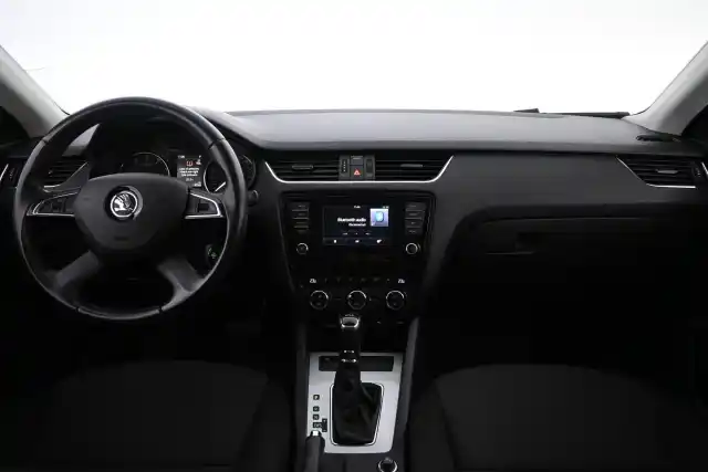 Ruskea Viistoperä, Skoda Octavia – GLA-612