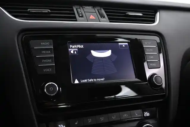 Ruskea Viistoperä, Skoda Octavia – GLA-612