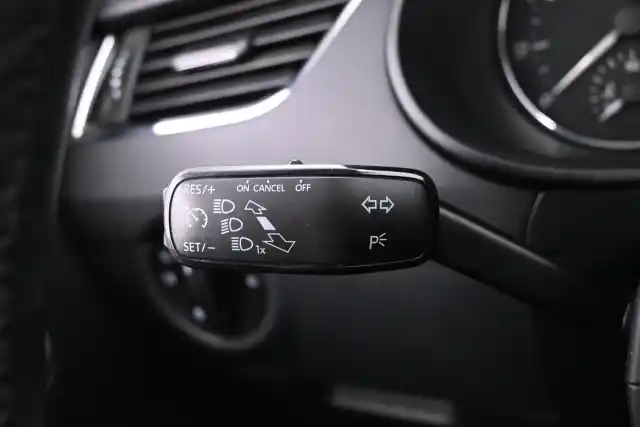 Ruskea Viistoperä, Skoda Octavia – GLA-612