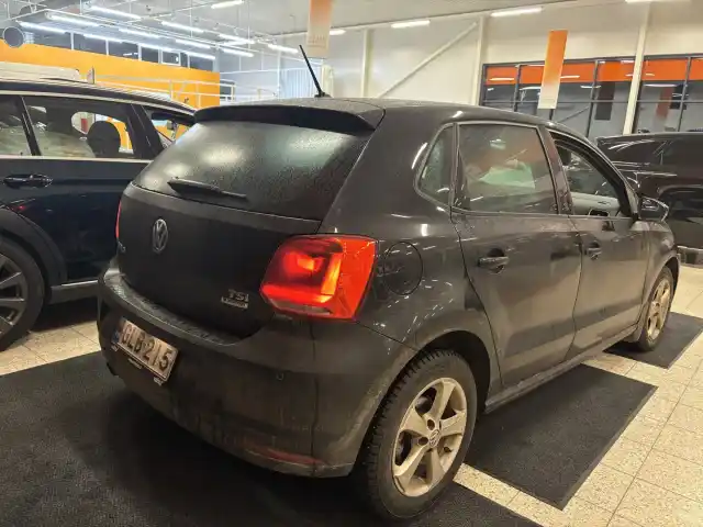 Musta Viistoperä, Volkswagen Polo – GLB-215