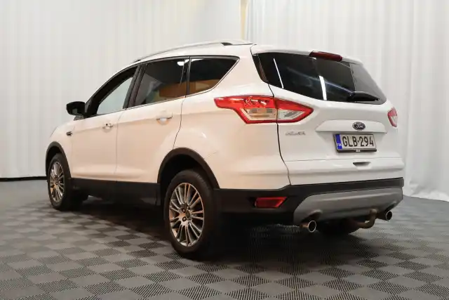 Valkoinen Maastoauto, Ford Kuga – GLB-294