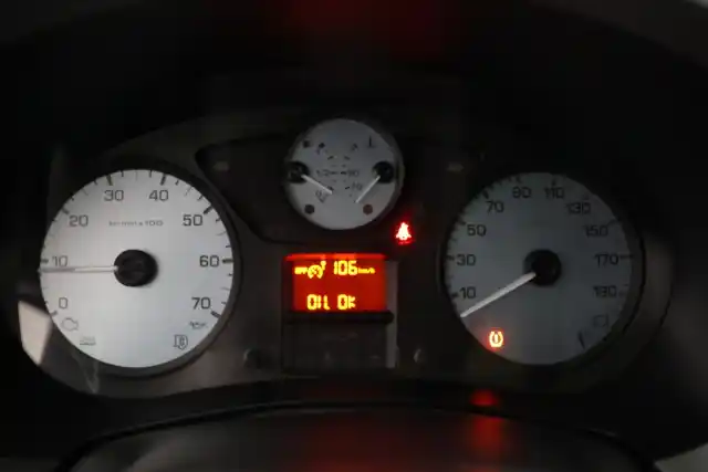 Harmaa Tila-auto, Citroen Berlingo – GLB-818