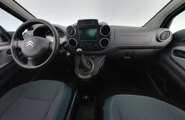 Harmaa Tila-auto, Citroen Berlingo – GLB-818