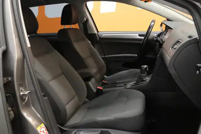 Harmaa Farmari, Volkswagen Golf – GLF-100