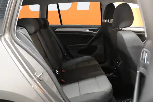 Harmaa Farmari, Volkswagen Golf – GLF-100