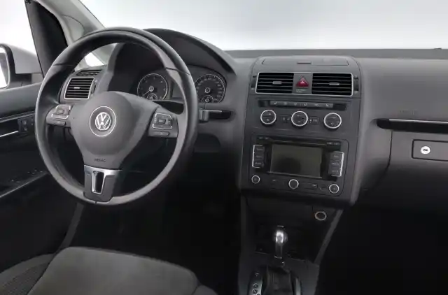 Valkoinen Tila-auto, Volkswagen Touran – GLF-575