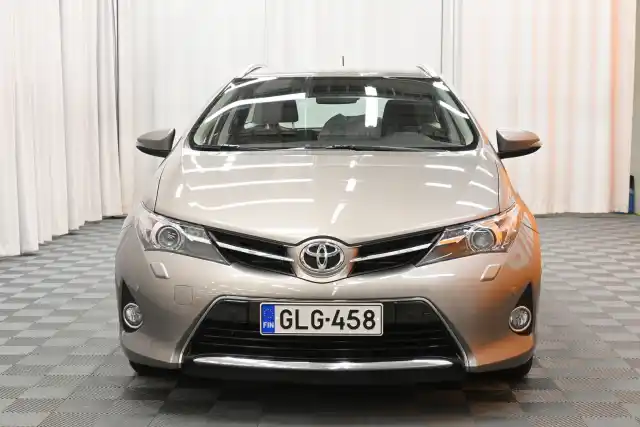 Beige Farmari, Toyota Auris – GLG-458