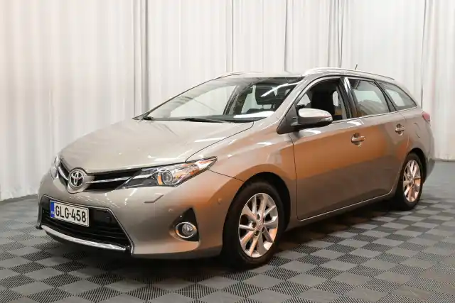 Beige Farmari, Toyota Auris – GLG-458