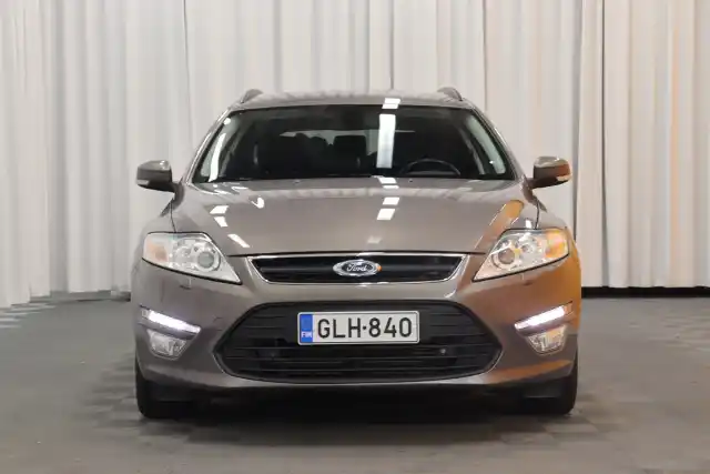 Ruskea Farmari, Ford Mondeo – GLH-840