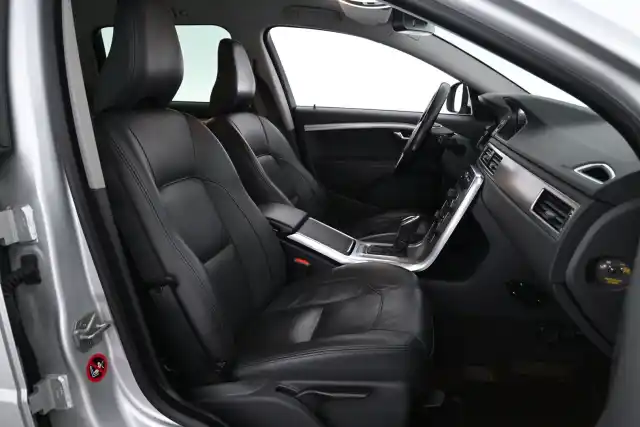 Harmaa Farmari, Volvo V70 – GLI-170