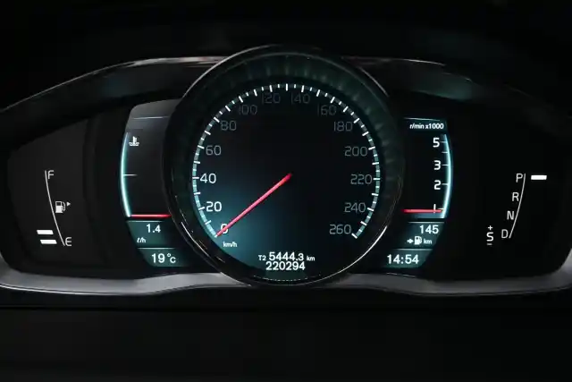 Harmaa Farmari, Volvo V70 – GLI-170