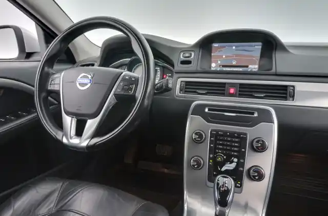Harmaa Farmari, Volvo V70 – GLI-170
