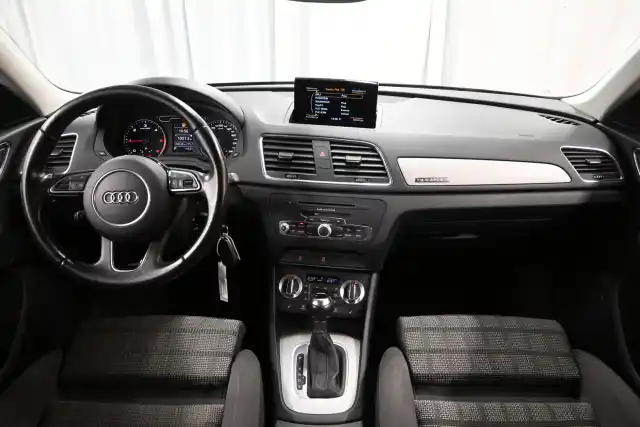 Musta Maastoauto, Audi Q3 – GLI-270