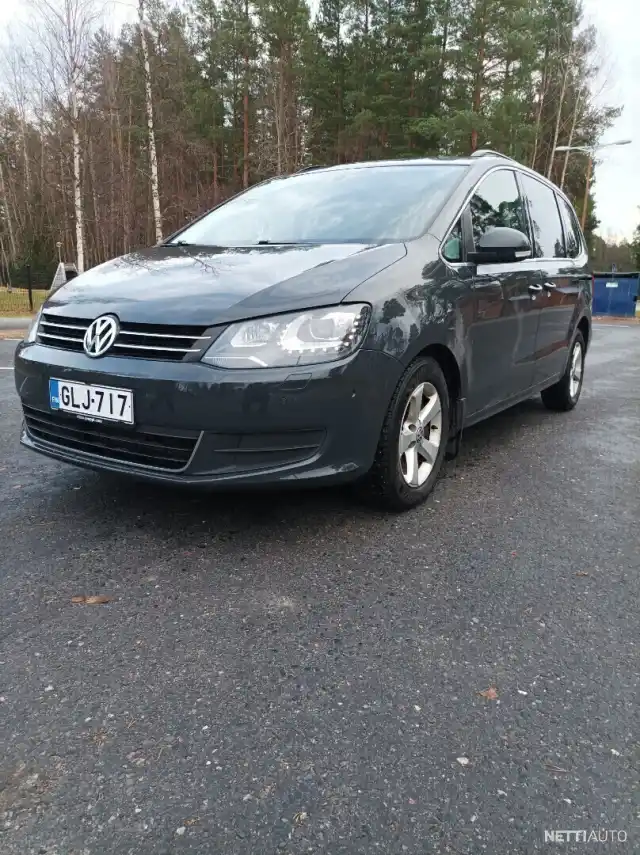 Harmaa Tila-auto, Volkswagen Sharan – GLJ-717