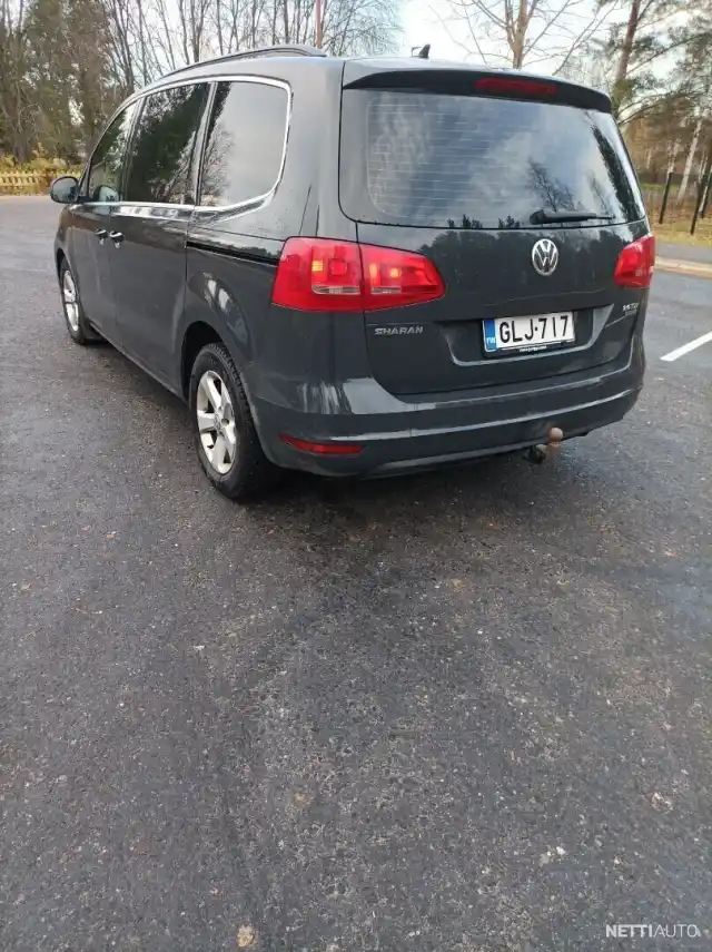 Harmaa Tila-auto, Volkswagen Sharan – GLJ-717