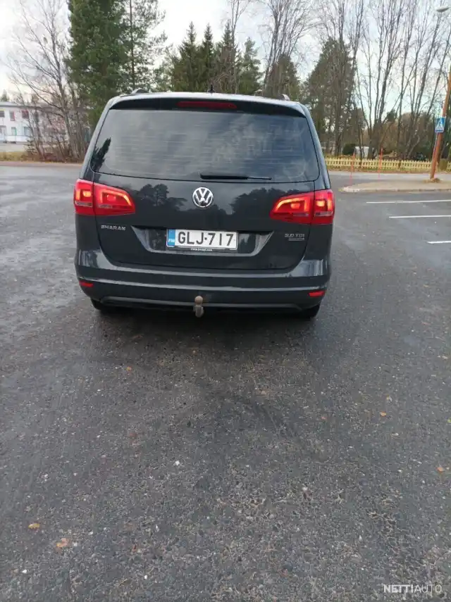 Harmaa Tila-auto, Volkswagen Sharan – GLJ-717