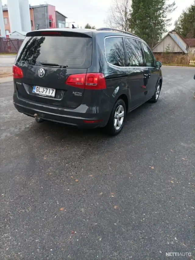 Harmaa Tila-auto, Volkswagen Sharan – GLJ-717