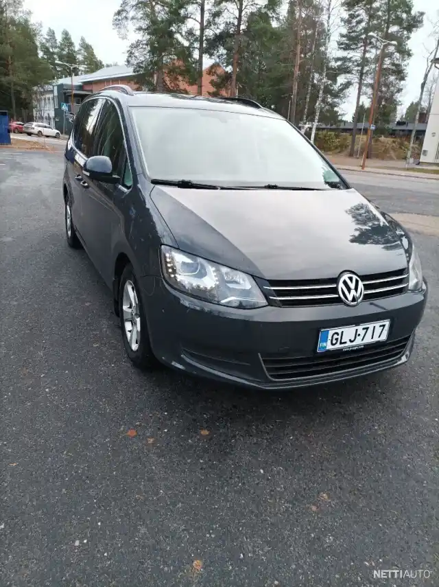 Harmaa Tila-auto, Volkswagen Sharan – GLJ-717