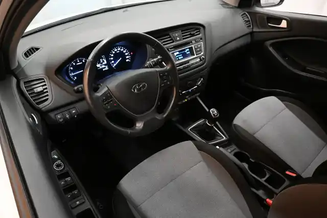 Valkoinen Viistoperä, Hyundai i20 – GLL-104