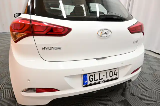 Valkoinen Viistoperä, Hyundai i20 – GLL-104