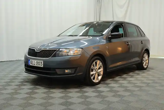 Harmaa Viistoperä, Skoda Rapid – GLL-203