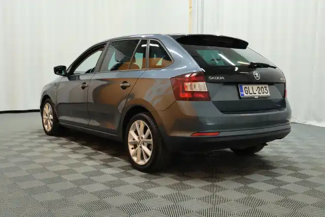 Harmaa Viistoperä, Skoda Rapid – GLL-203