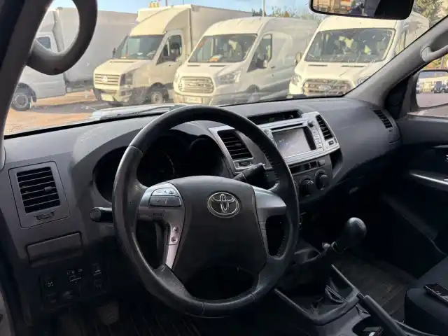 Hopea Avolava, Toyota Hilux – GLL-465