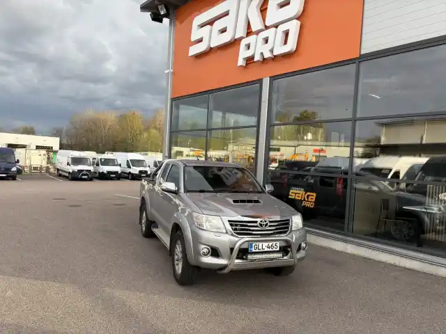Hopea Avolava, Toyota Hilux – GLL-465