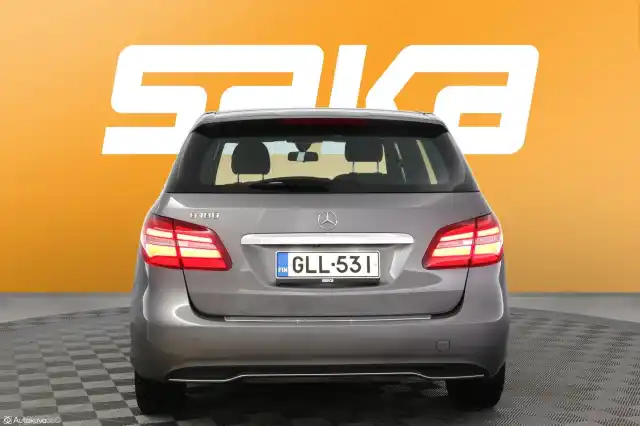 Harmaa Tila-auto, Mercedes-Benz B – GLL-531