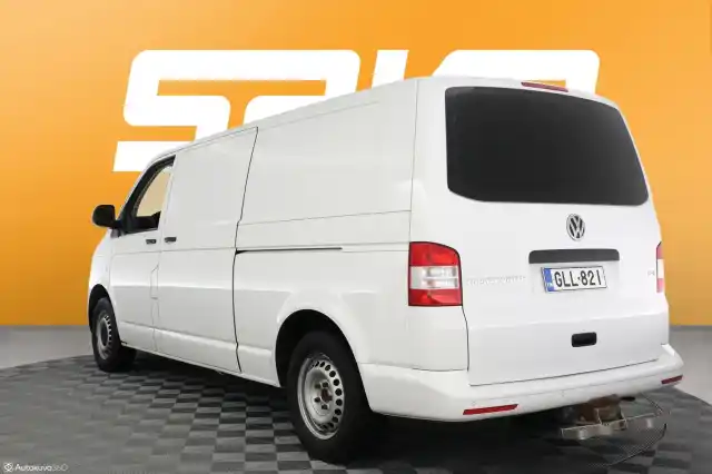 Valkoinen Pakettiauto, Volkswagen Transporter – GLL-821