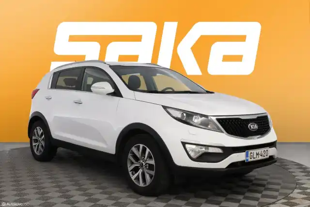 Valkoinen Maastoauto, Kia Sportage – GLM-420