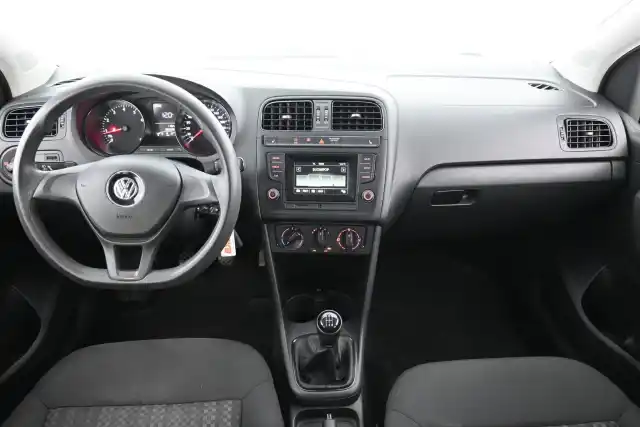 Valkoinen Viistoperä, Volkswagen Polo – GLM-536