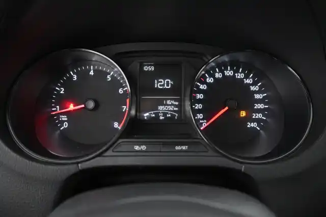 Valkoinen Viistoperä, Volkswagen Polo – GLM-536