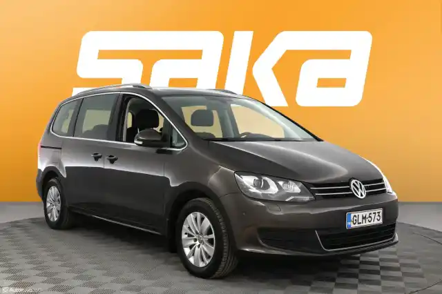 Ruskea (beige) Tila-auto, Volkswagen Sharan – GLM-573