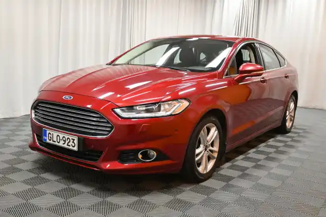 Punainen Viistoperä, Ford Mondeo – GLO-923