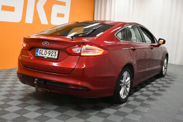 Punainen Viistoperä, Ford Mondeo – GLO-923