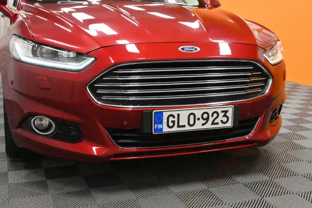 Punainen Viistoperä, Ford Mondeo – GLO-923