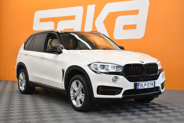 Valkoinen Maastoauto, BMW X5 – GLP-278