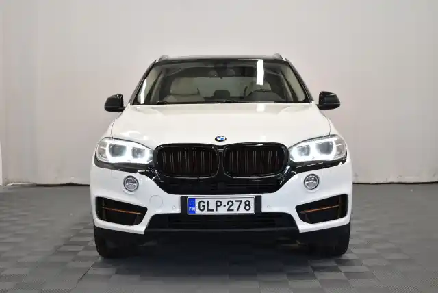 Valkoinen Maastoauto, BMW X5 – GLP-278